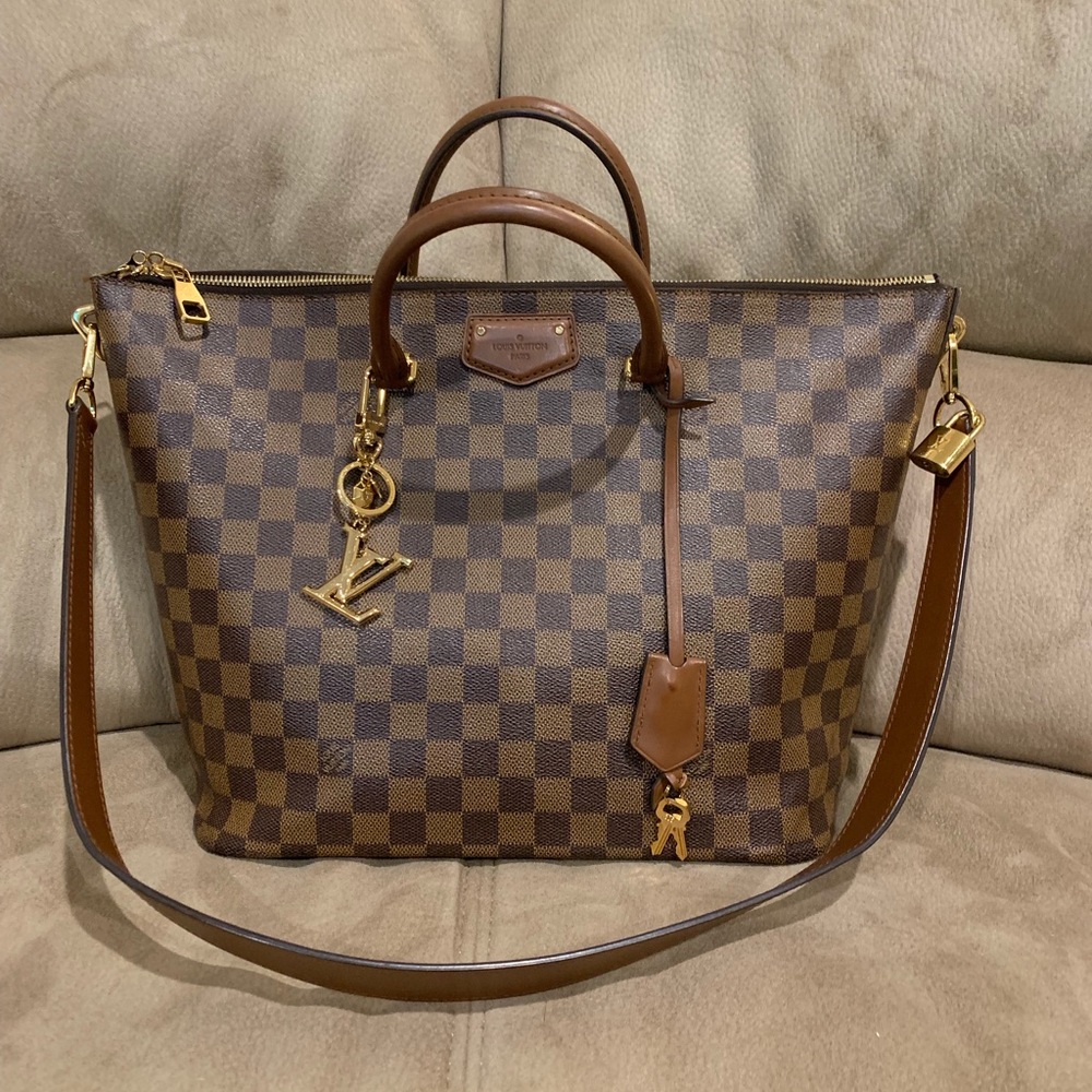 💕Sold💕Authentic  Louis Vuitton Belmont